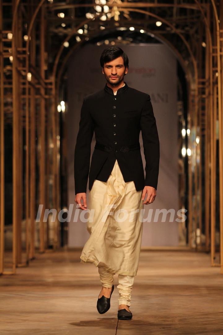 Aamby Valley India Bridal Fashion Week 2013