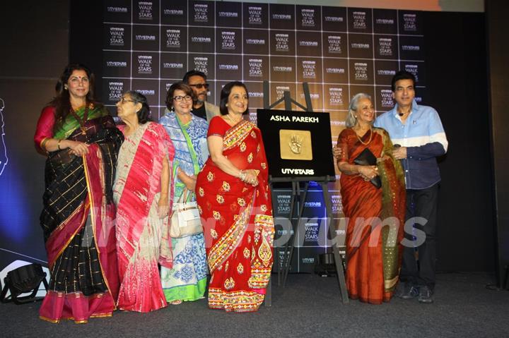 Yester year actors at Asha Parekh's hand imprint launch by UTV Stars