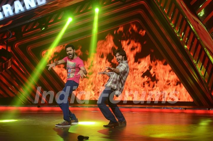 Shahid and Prabhudeva perform at the Grand premiere of Boogie Woogie