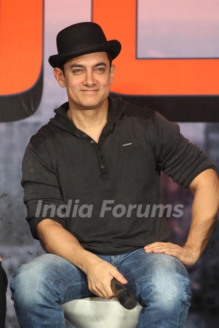 Aamir Khan at Dhoom 3 Press Conference