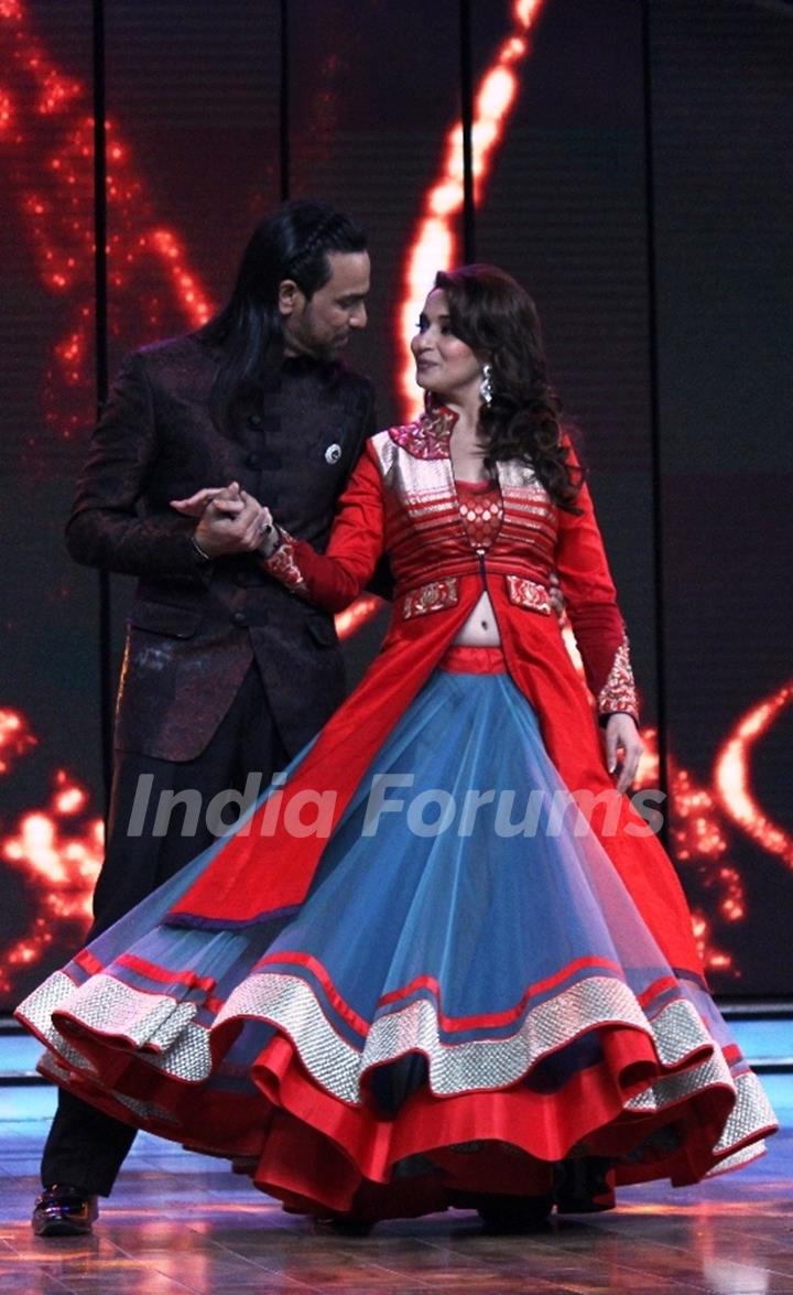 Dedh Ishqiya promotions on Dance India Dance Season 4