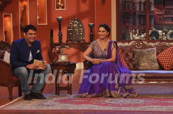 Dedh Ishqiya Promotions on Comedy Nights With Kapil