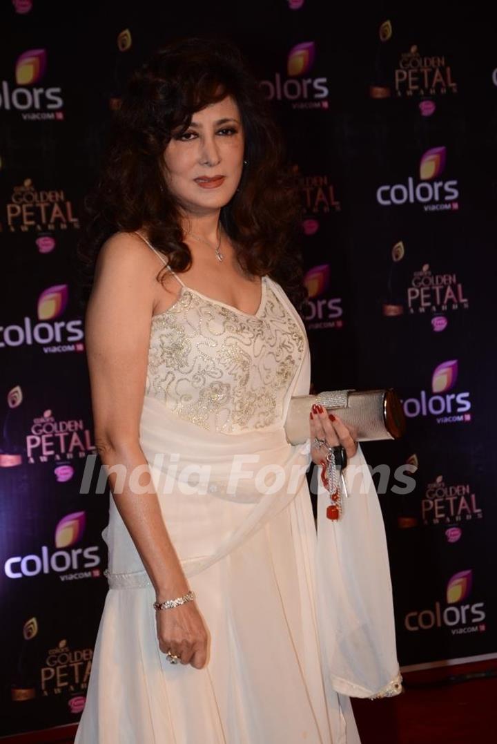 Anita Advani at the COLORS Golden Petal Awards 2013