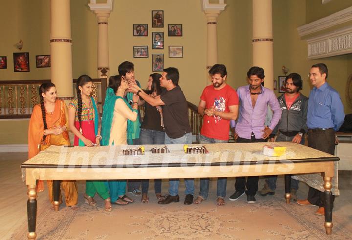 Veera Celebrates the completion of 300 Episodes