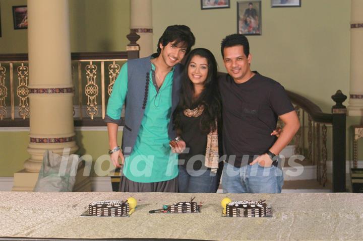 Veera Celebrates the completion of 300 Episodes