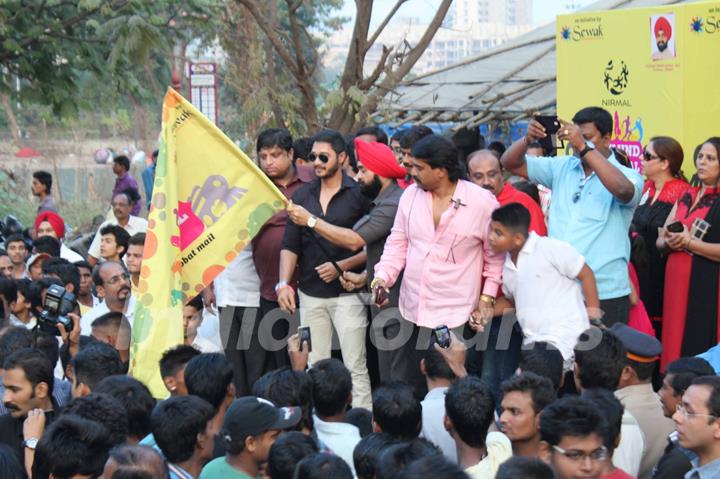 Shreyas Talpade Flags off Harley Davidson bike rally