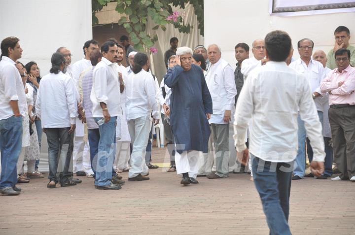 Javed Akhtar was at Farooq Shaikh's Condolence Meeting