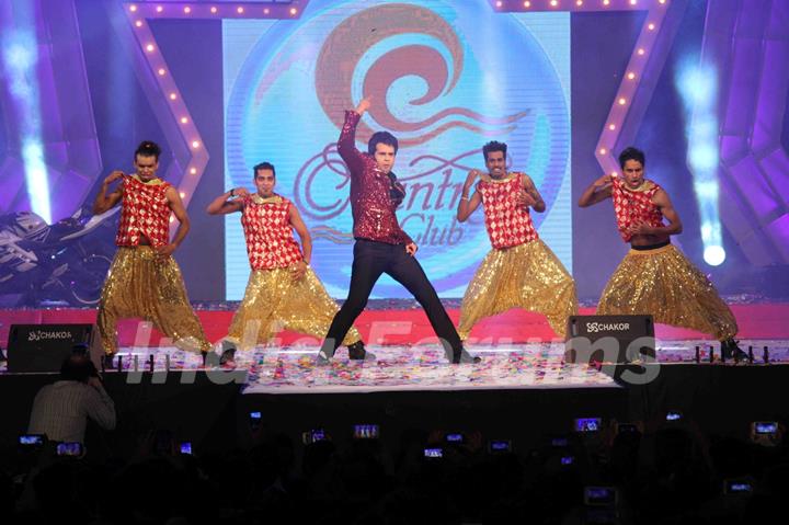 Krushna Abhishek performs at the New Year celebrations at Country Club