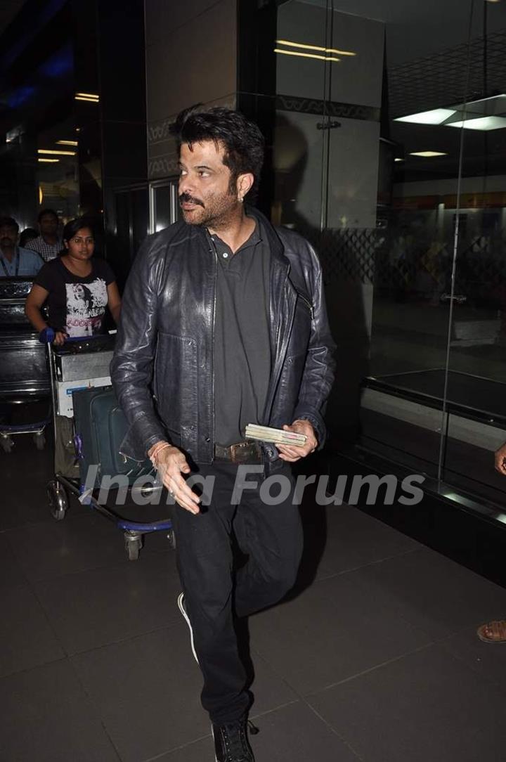 Celebs get clicked at the airport on 2nd Jan. 2014