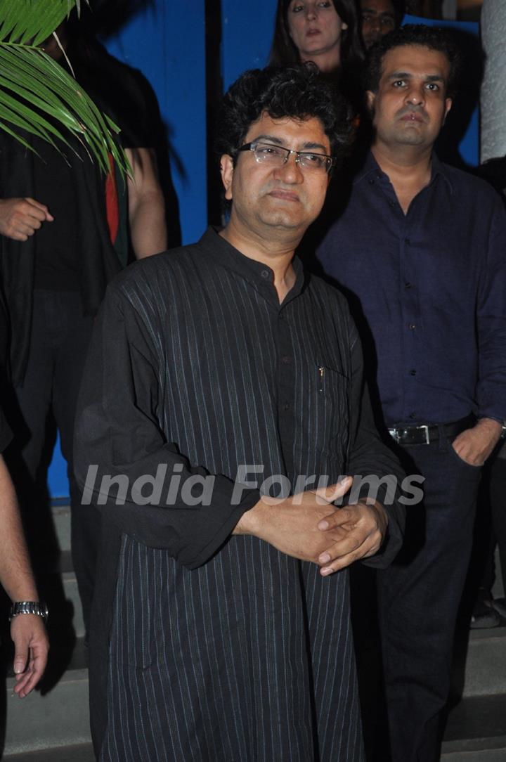 Prasoon Joshi at Dabboo Ratnani's 2014 Calendar launch