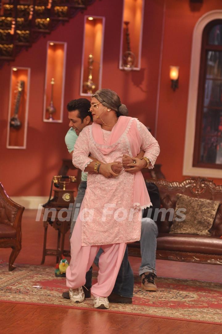 Salman Khan and Ali Asgar on Comedy Night With Kapil