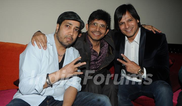 Mika Singh and Vivek Oberoi were at Kamaal. R. Khan's Birthday Bash