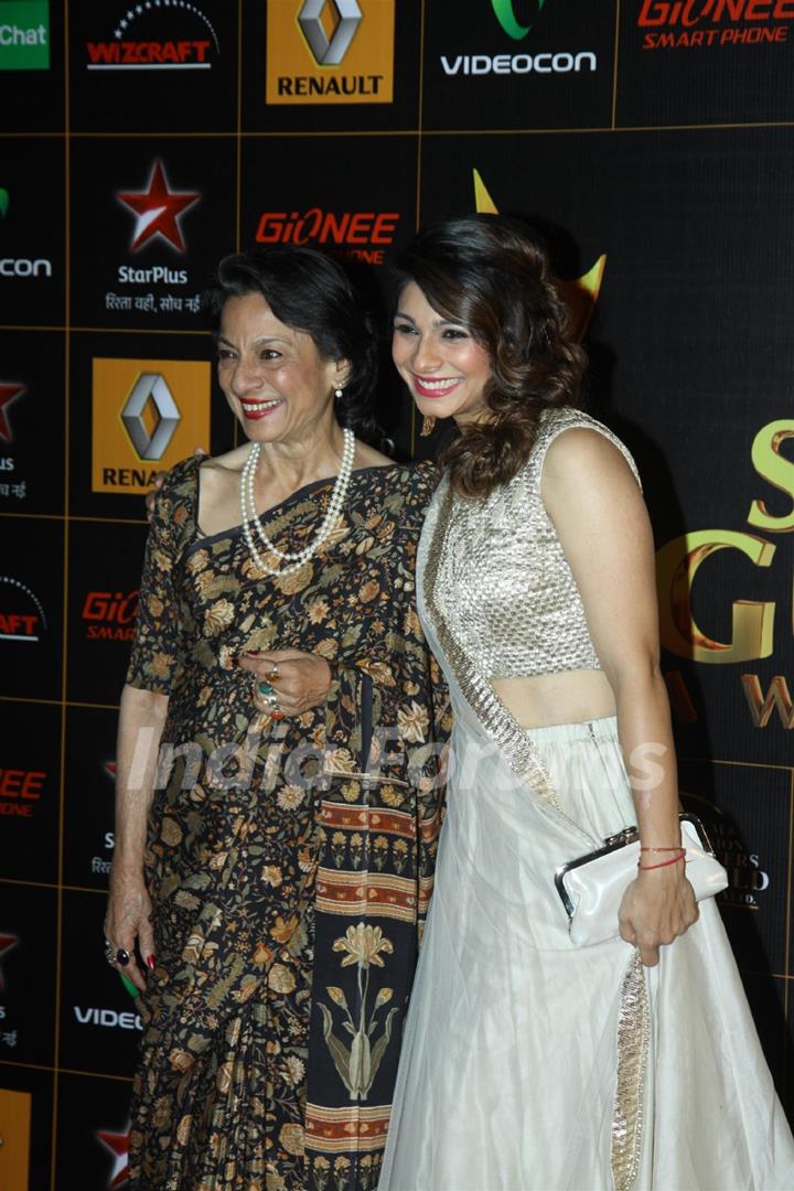 Tanuja and Tanisha Mukherji were at the 9th Star Guild Awards