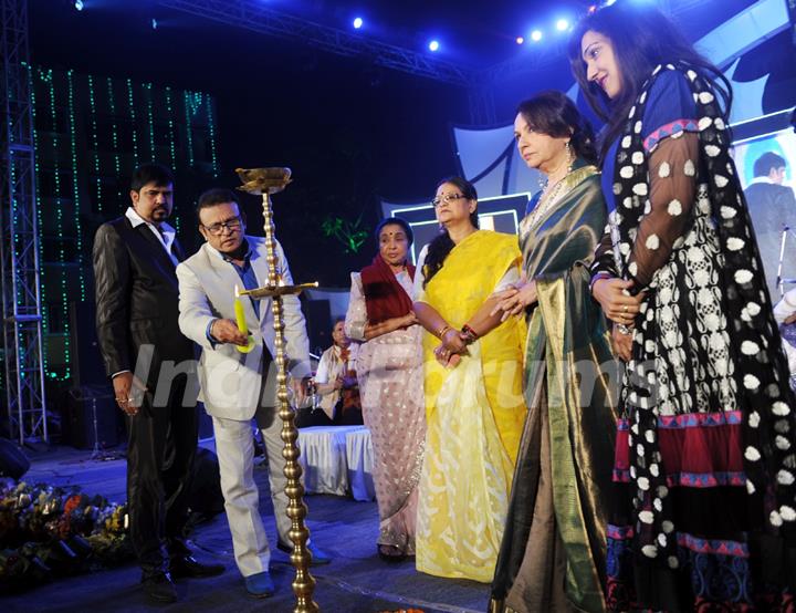 Anu Kapoor inaugrates Utsav 2014 Rahul Ki Asha