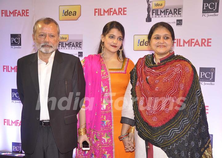 Pankaj Kapoor and Supriya Pathak with their daughter were at the 59th Idea Filmfare Awards 2013