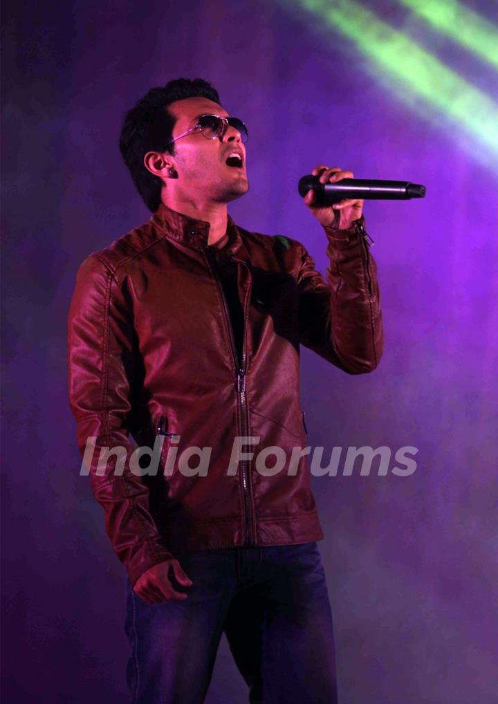 Aditya Narayan promotes Heartless