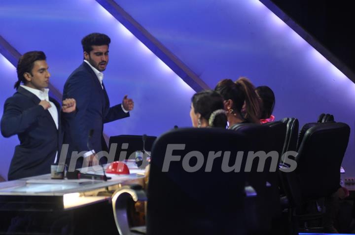 Ranveer and Arjun entertain the judges