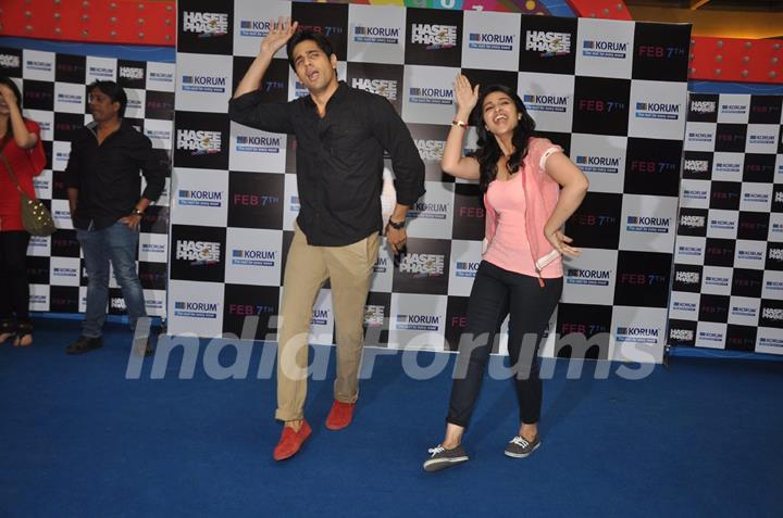 Sidharth Malhotra and Parineeti Chopra perform at the Promotions of Hasee Toh Phasee