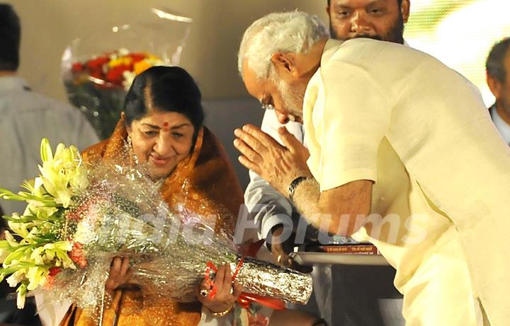 Narendra Modi felicitates singer Lata Mangeshkar on completion of 51 years since the singing of song &quot;Ae Mere Vatan Ke Logo&quot;