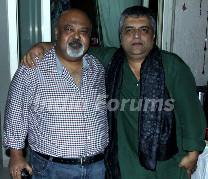 Swanand Kirkire and Saurabh Shukla at the Birthday Party for Sudhir Mishra