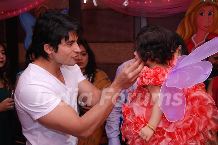 Hussain Kuwajerwala was at Samairra's birthday party