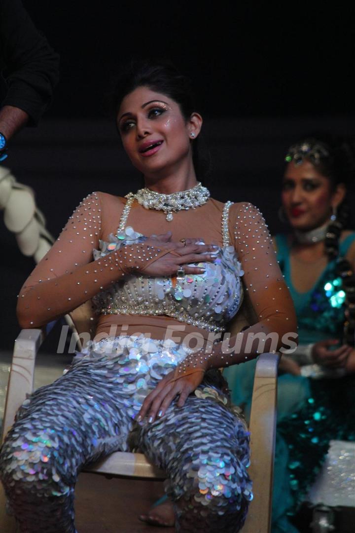 Shilpa Shetty gets exhausted after her arial Act