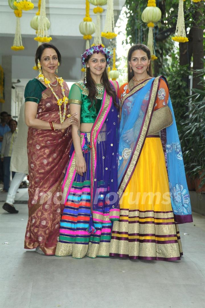 Hema Malini with her daughters at the Mehendi Function