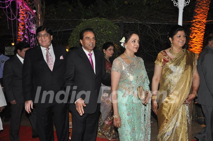 Dharmendra and Hema Malini at the reception party