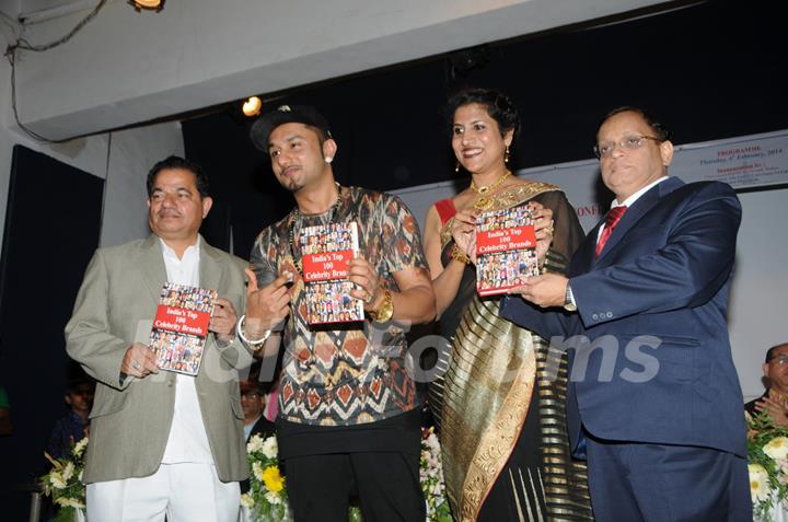 Honey Singh unveils the book 'Top 100 Celebrity Brands'