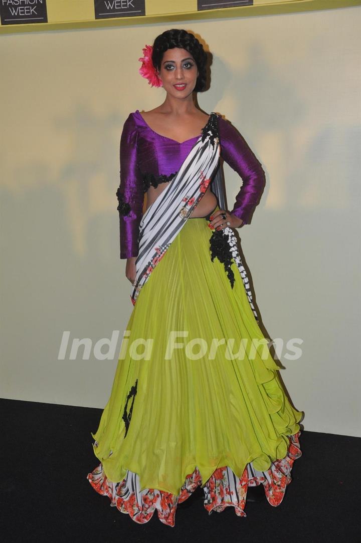 Mahie Gill was at the Press conference of LFW 2014