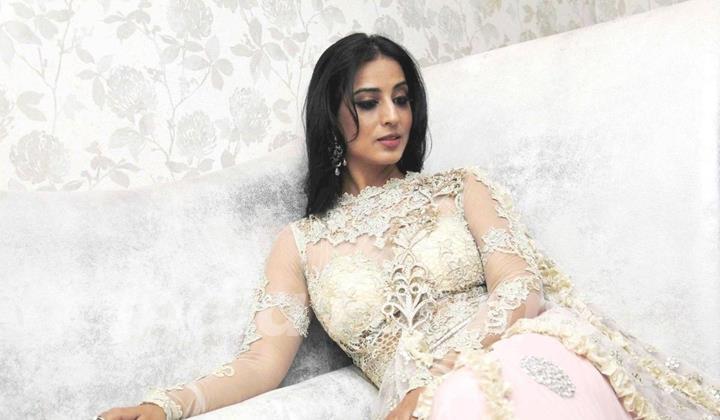 Mahie Gill gets makeover for film Gang of Ghosts