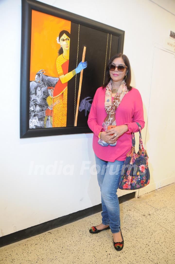 Zeenat Aman at That life in Colors - Art Exhibition