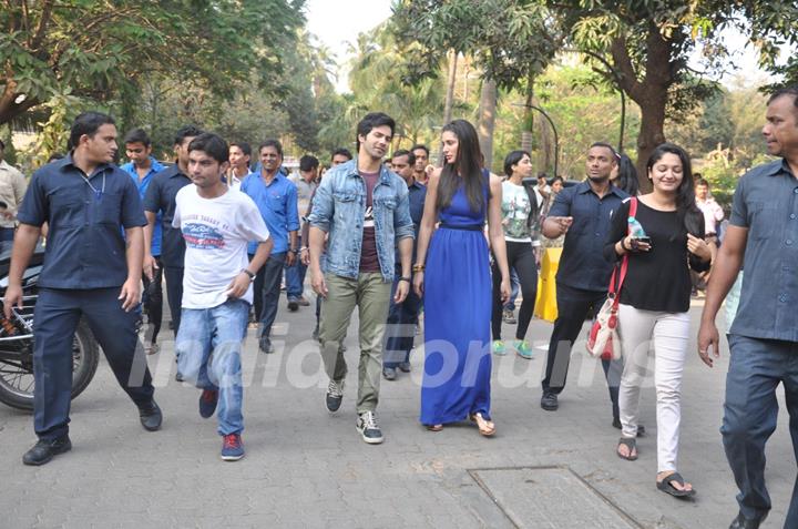 Varun and Nargis arrives for Promotions of Main Tera Hero