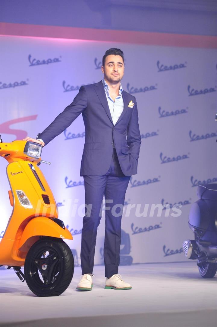 Imran Khan unveils the chicnew Vespa S