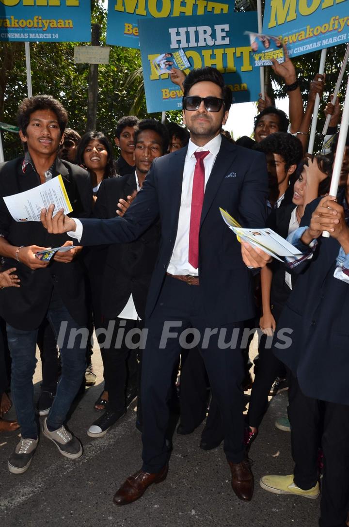 Ayushmann distributes pamphlets on the streets