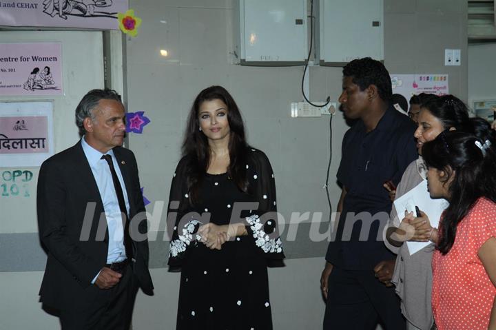 Aishwarya Rai Bachchan at a AIDS Awareness Programme