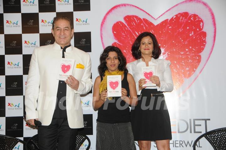 Dalip Tahil and Zoya Akhtar at the Book Launch of 'The Love Diet'