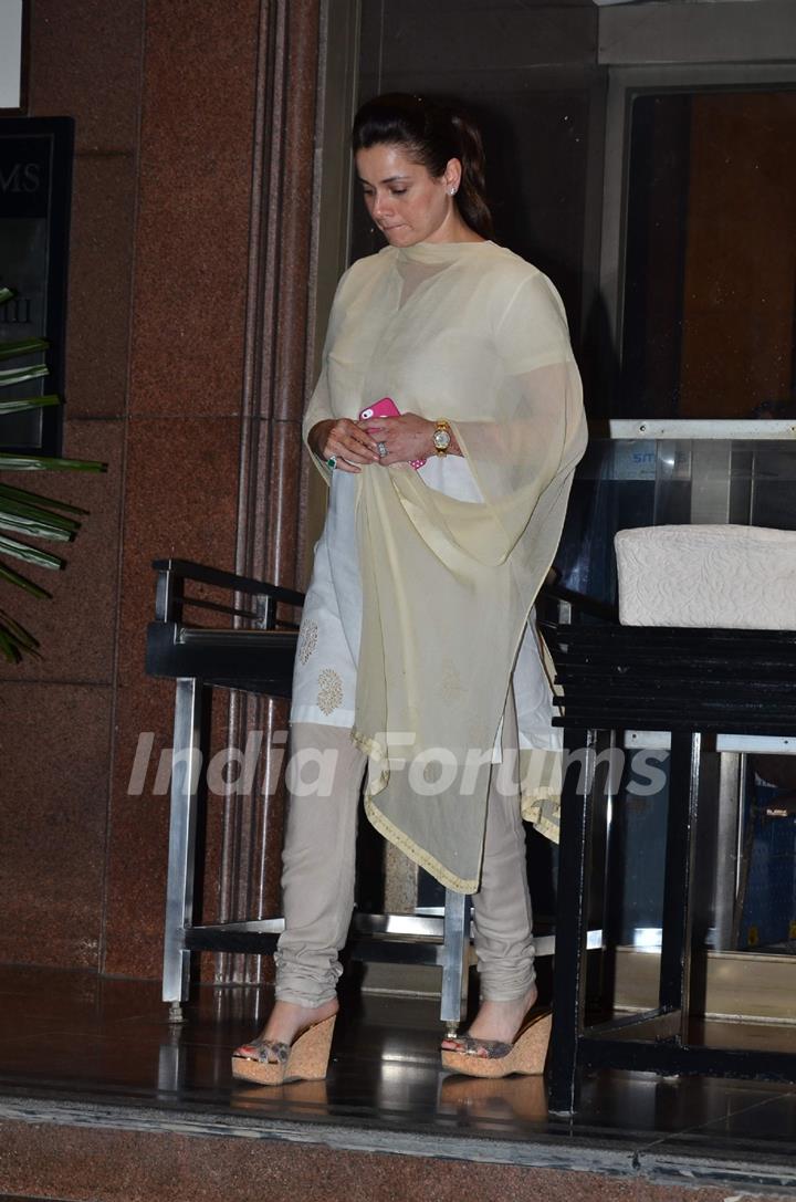 Neelam Kothari was at Sanjeev(Bobby) Chawla's Prayer Meet