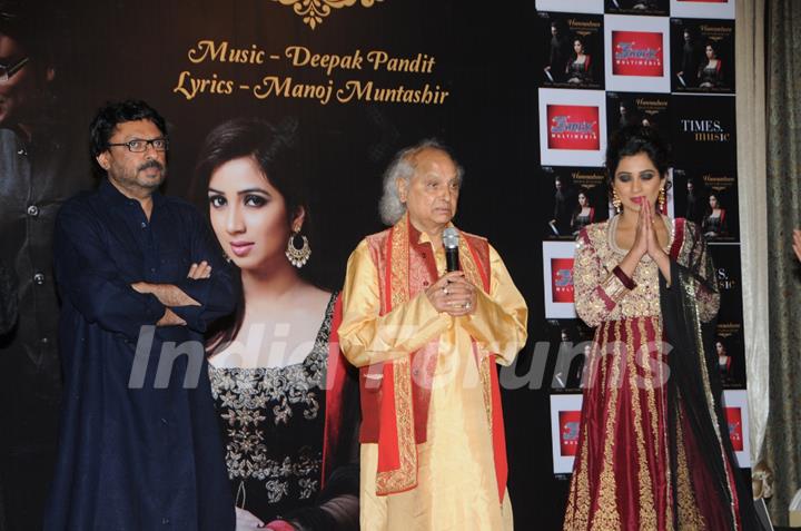 Shreya Ghosal with Sanjay Leela Bhansali and Pandit Jasraj at her 1st Ghazal Album Launch