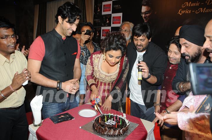 Shreya Ghosal celebrates her birthday at the Launch