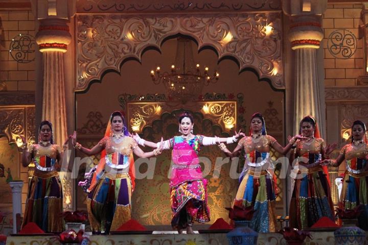 Ashita Dhawan performs on Zee TV Holi Mahotsav