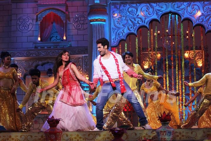 Roopal Tyagi and Ankit Gera perform on Zee TV Holi Mahotsav