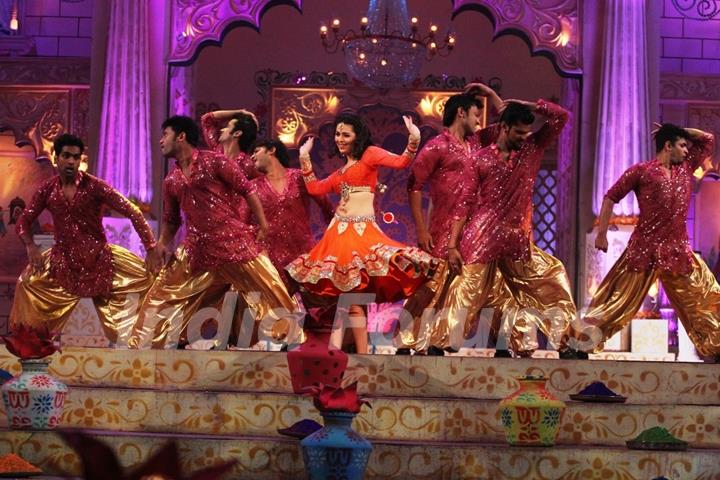 Mansi Shrivastav performs on Zee TV Holi Mahotsav