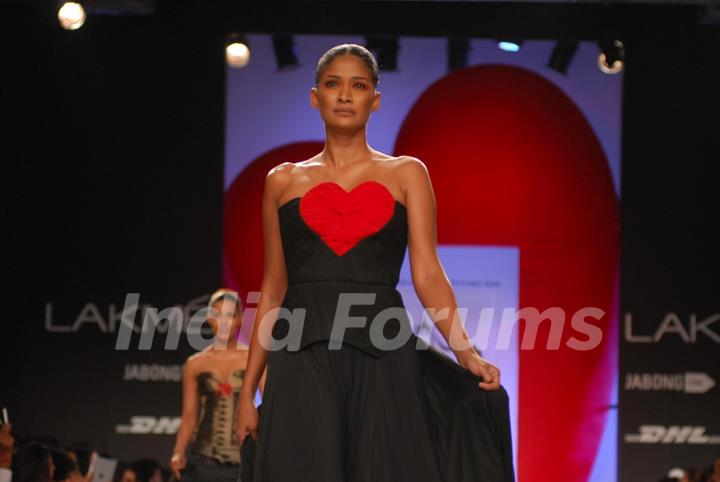 Carol Gracias walked the ramp at LFW