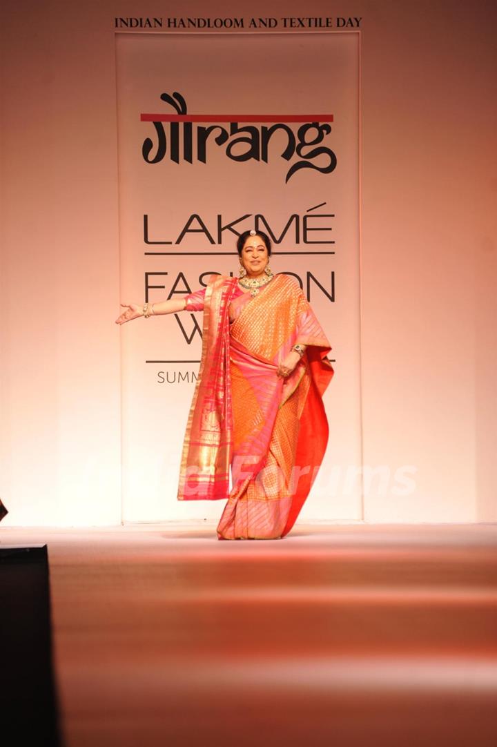 Kirron Kher at Lakme Fashion Week Summer Resort 2014 Day 4