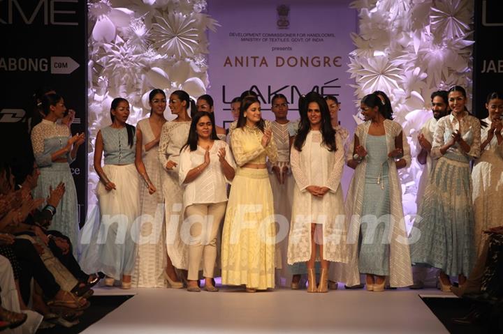 Dia Mirza and Anita Dongre at Lakme Fashion Week Summer Resort 2014 Day 4