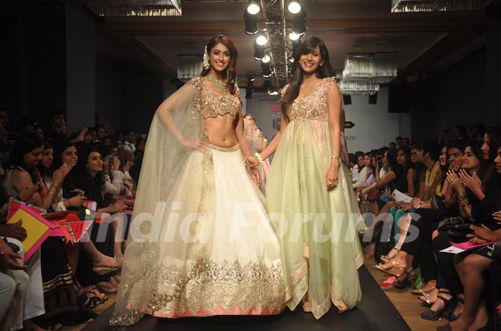 Ileana D'cruz with Anushree Reddy at Lakme Fashion Week Summer Resort 2014