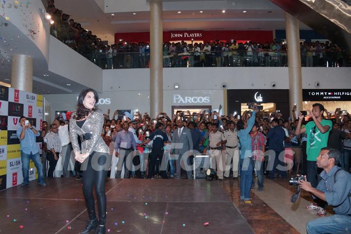 Sunny Leone performs at the promotions of 'Ragini MMS 2' at Viviana Mall Thane