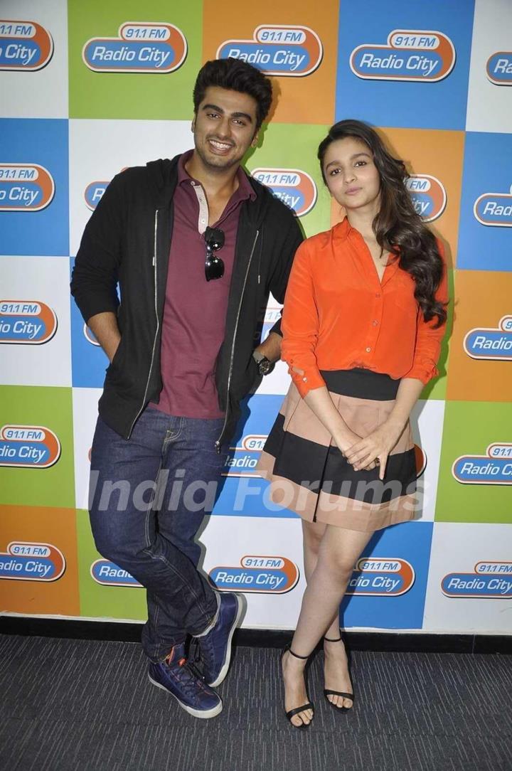 Arjun Kapoor & Alia Bhatt go 'Mast Magan' in Radio City 91.1FM