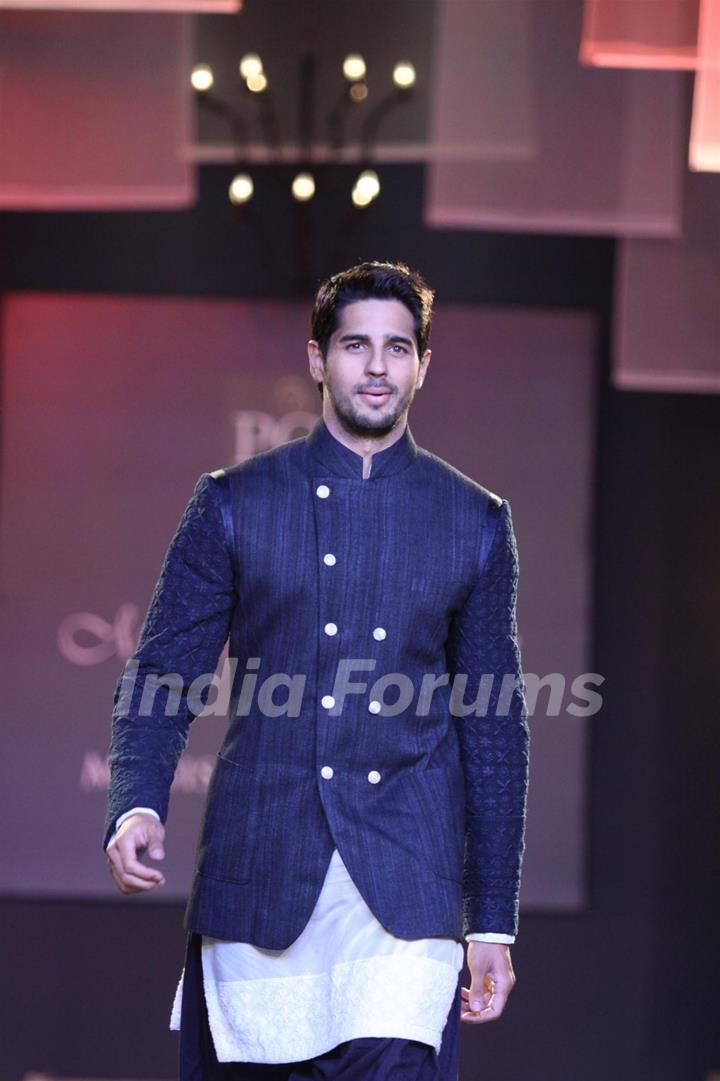 Sidharth Malhotra at the Men for Mijwan fashion show